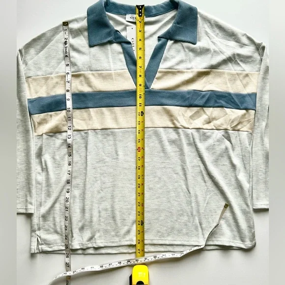 🌸NWT Women’s Waffle V-Neck Collared Top. Blue/Grey/Cream. Size: Large - Picture 9 of 10